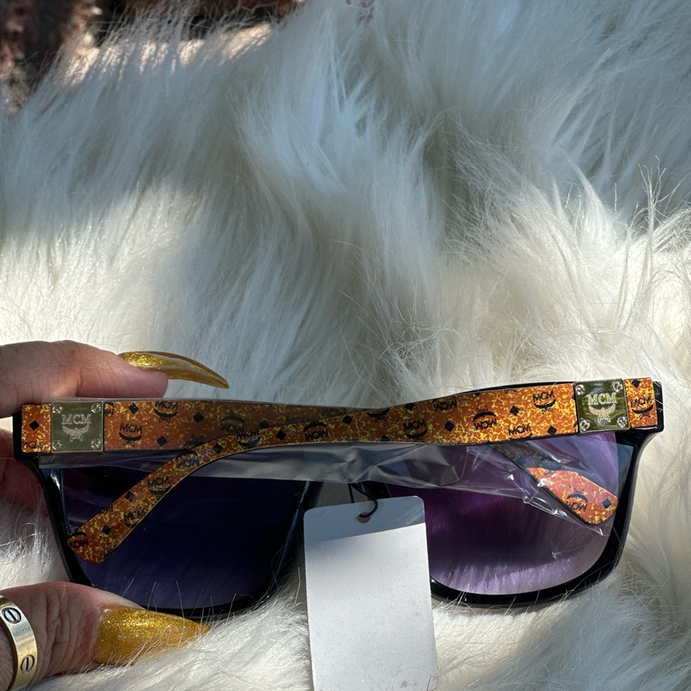 Big Sunglasses Bundle - image 7